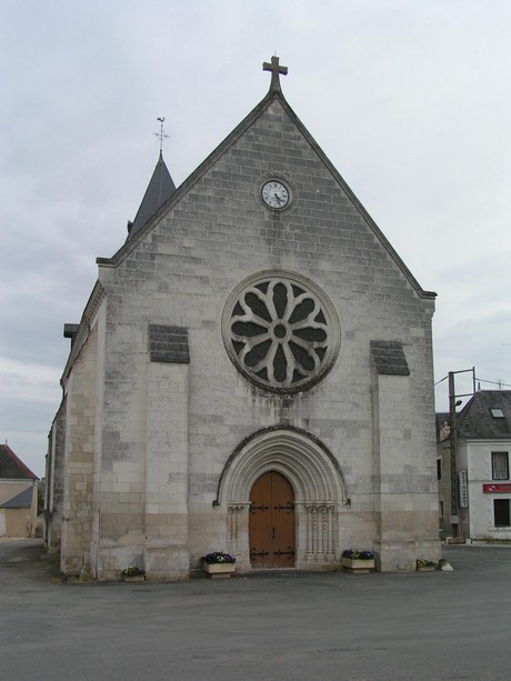 azay-le-ferron-kirche
