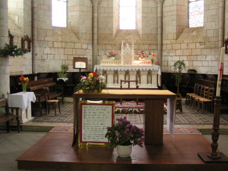 azay-le-ferron-kirche