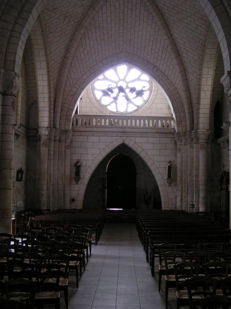 azay-le-ferron-kirche