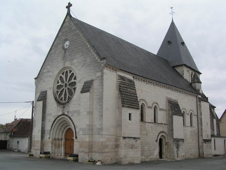 azay-le-ferron-kirche