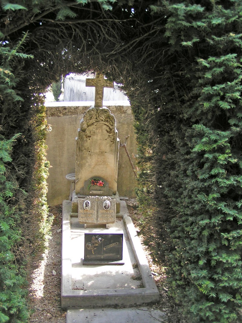 forcalquier-friedhof