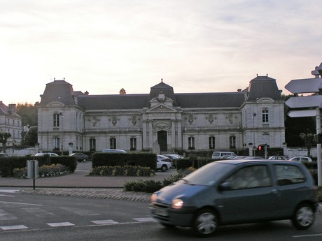 loches