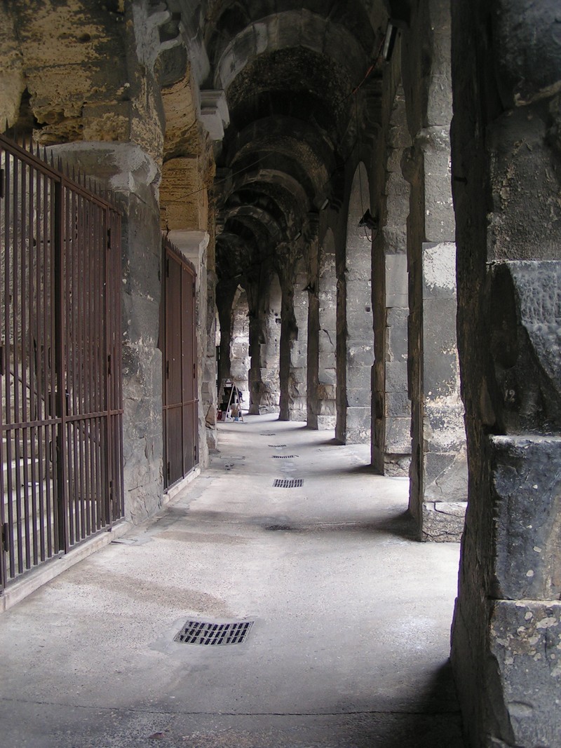 nimes-arena