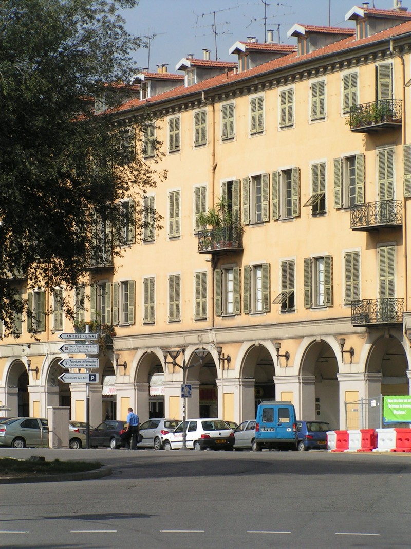 nizza-place-garibaldi