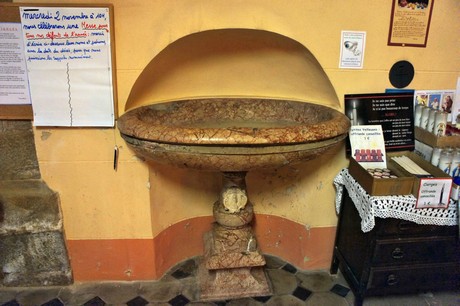 pierrefeu-du-var-kirche