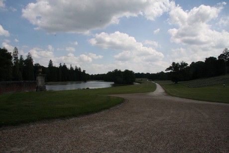 chateau-saint-fargeau-garten