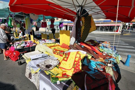 saint-pierre-la-mer-markt