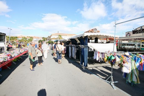 saint-pierre-la-mer-markt