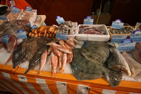 saint-tropez-fischmarkt