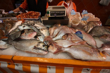 saint-tropez-fischmarkt