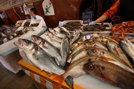 saint-tropez-fischmarkt