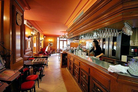 cafe-de-france