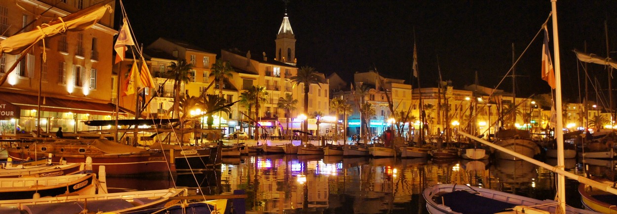 Sanary-sur-Mer in der Nacht