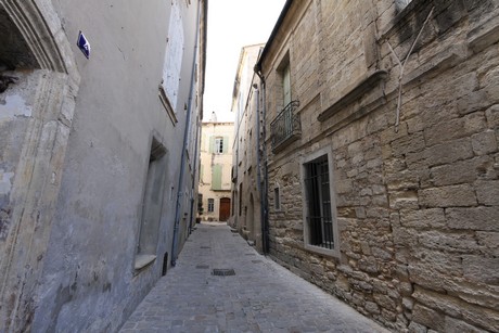 uzes