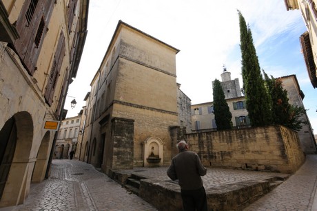 uzes
