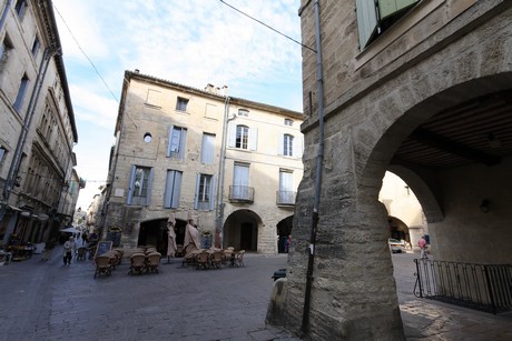 uzes