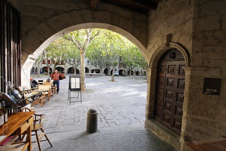 uzes