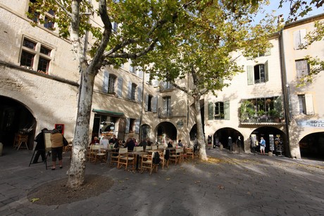 uzes