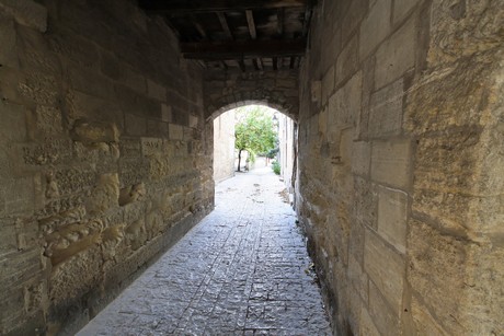 uzes