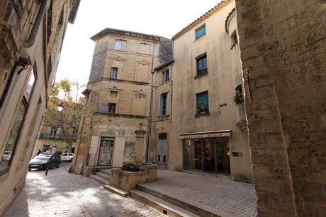 uzes