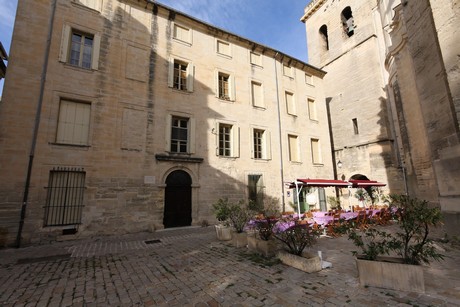 uzes