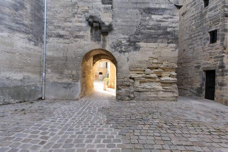 uzes