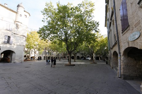 uzes