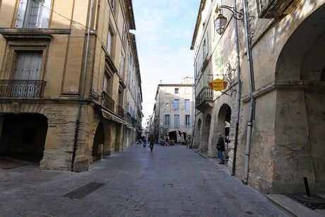 uzes