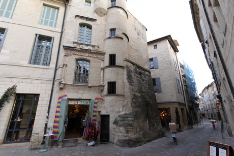 uzes