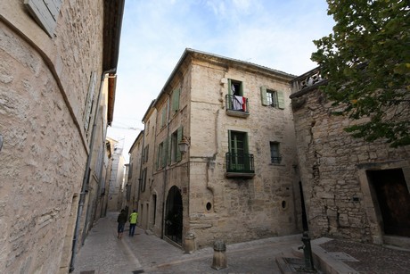 uzes