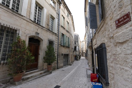 uzes