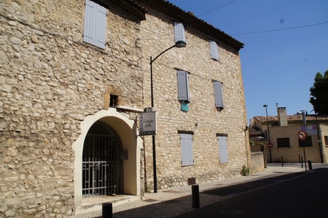 Venelles