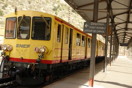 villefrance-de-conflent-gelber-zug