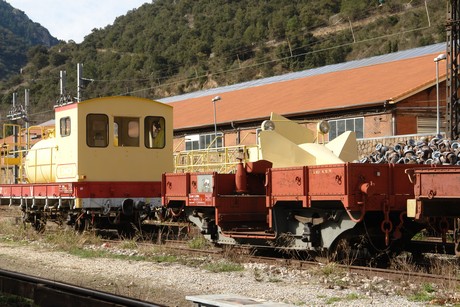 villefrance-de-conflent-gelber-zug