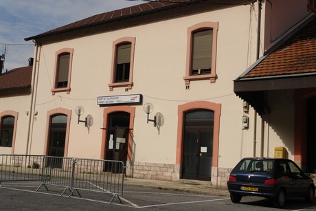 villefrance-de-conflent-gelber-zug